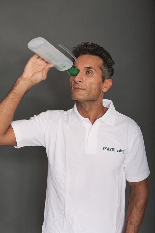177-959_MDR_2021 EKASTU-Augenspülflasche mit Trichter, FD